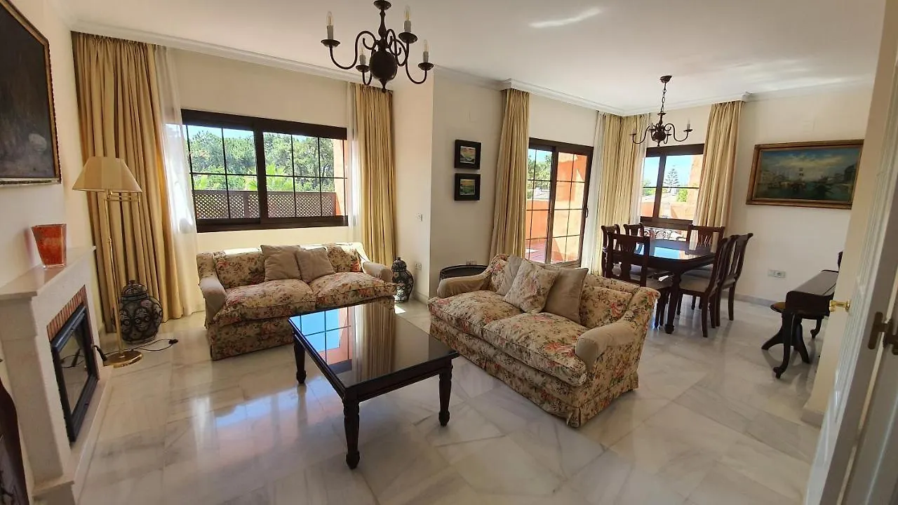 에스테포나 Atico En Hacienda Del Sol 아파트 0*,  스페인